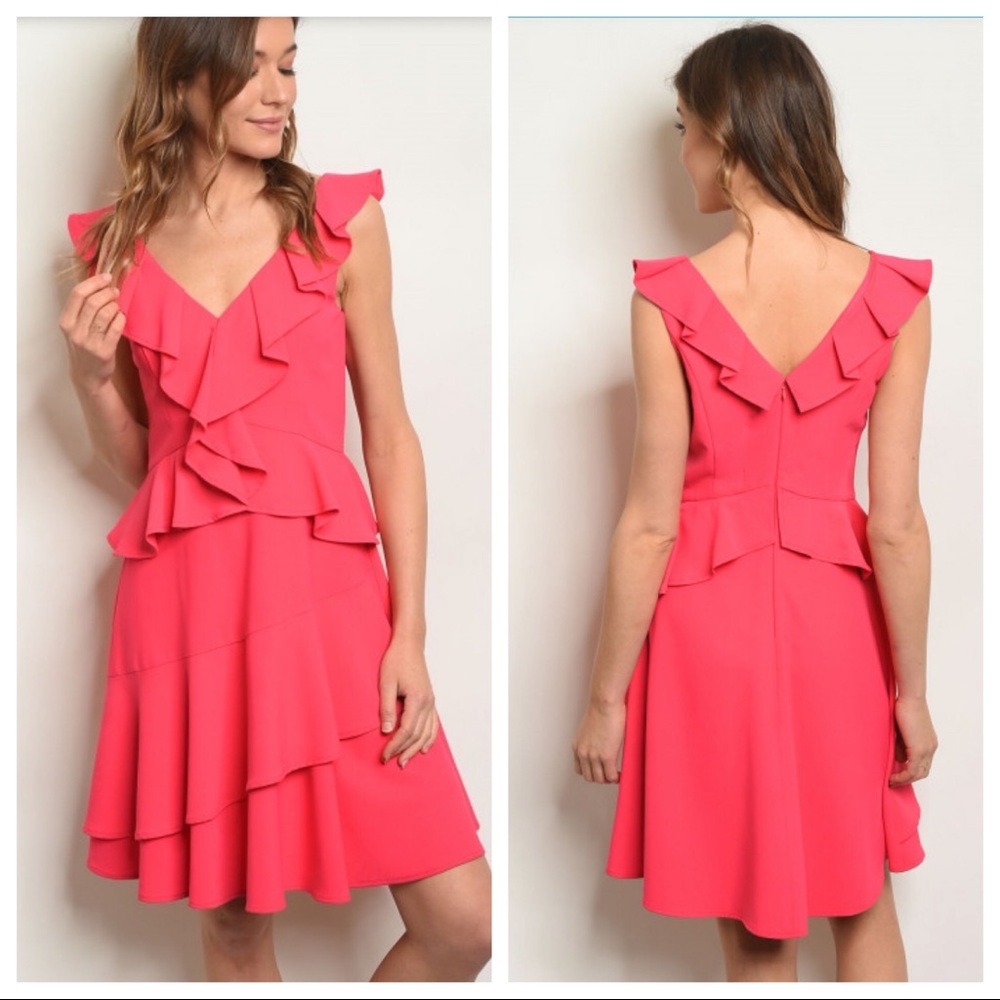 🆕🌺Fully lined, pink dress with v-neckline